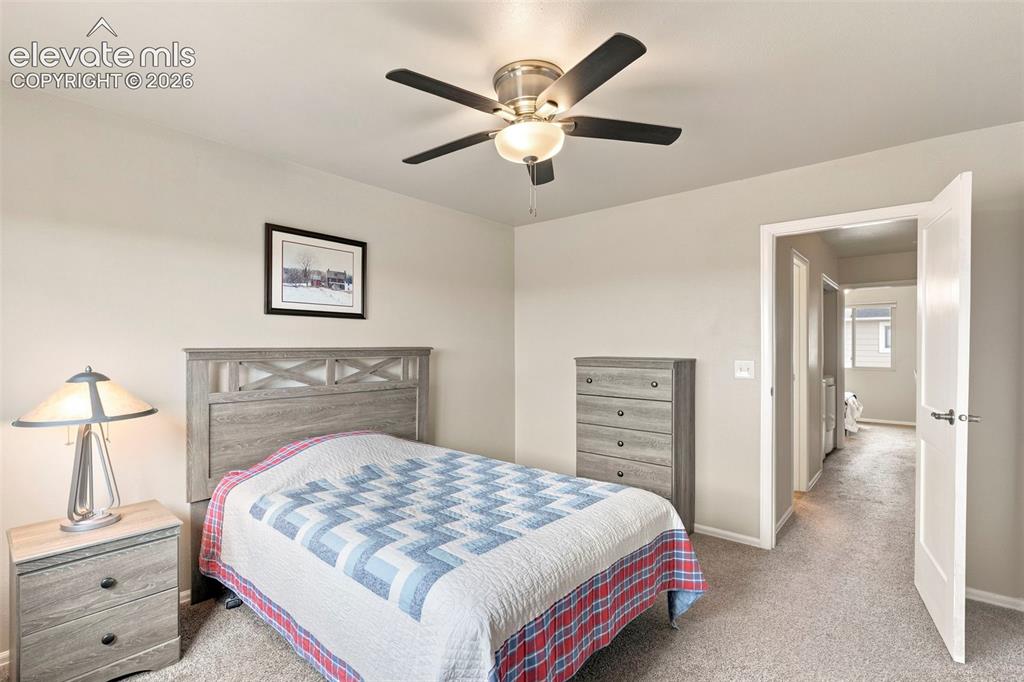 Image 14 of 27: Bedroom