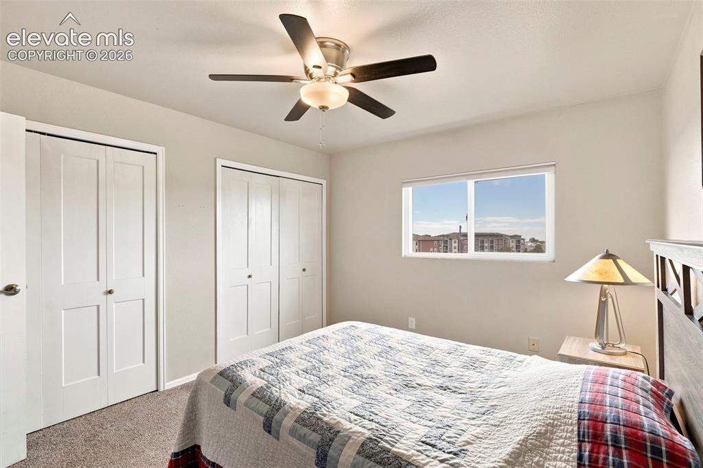 Image 15 of 27: Bedroom