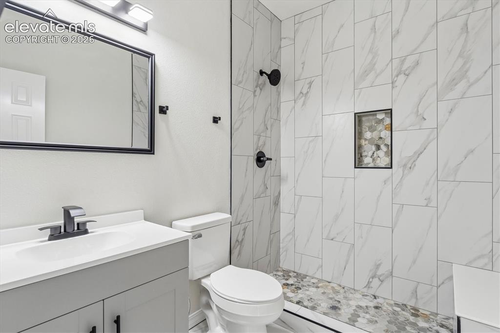 Image 12 of 26: Bathroom