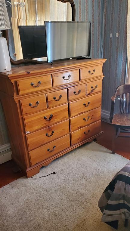 Image 23 of 36: Detailed view of carpet floors