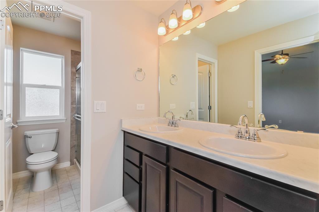 Image 9 of 16: Bathroom