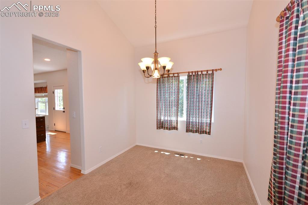 Image 11 of 43: Dining Room