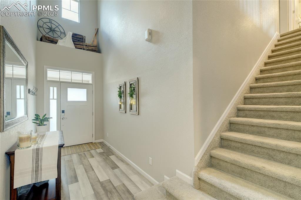 Image 19 of 50: Entry