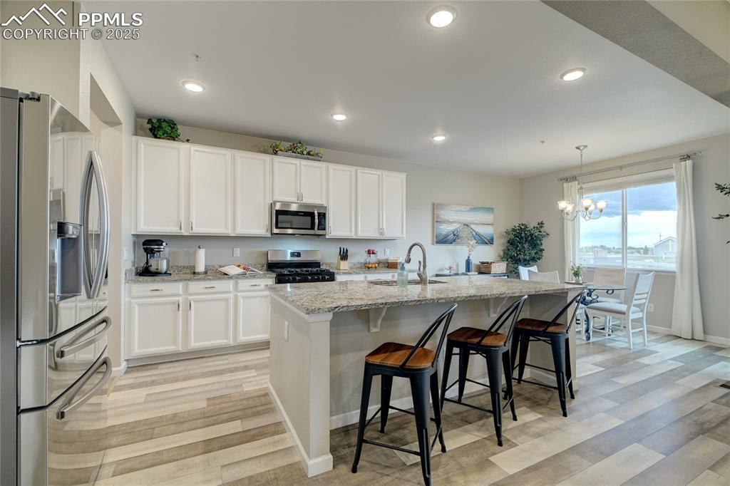 Image 8 of 50: Kitchen