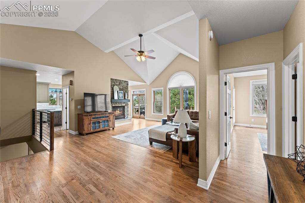 Image 11 of 50: Living Room