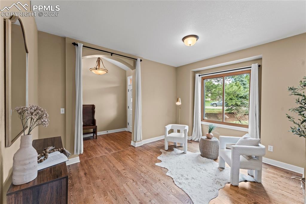 Image 14 of 50: Sitting Room