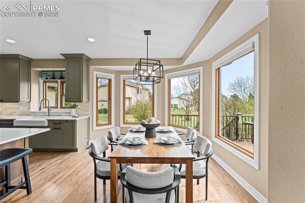 Image 20 of 50: Dining Area