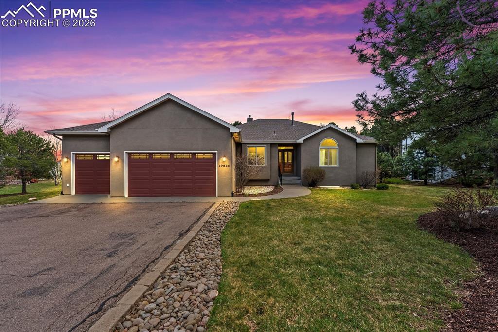 Image 3 of 50: Front of Structure