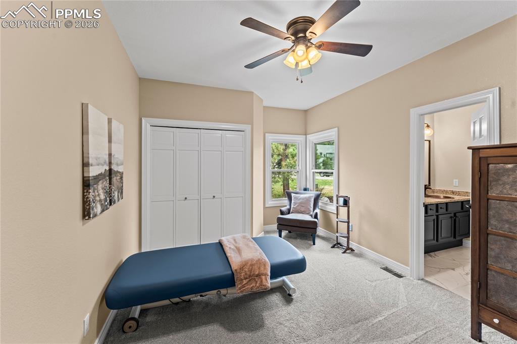 Image 31 of 50: Sitting Room