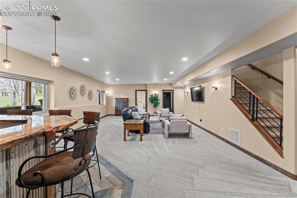 Image 37 of 50: Dining Area