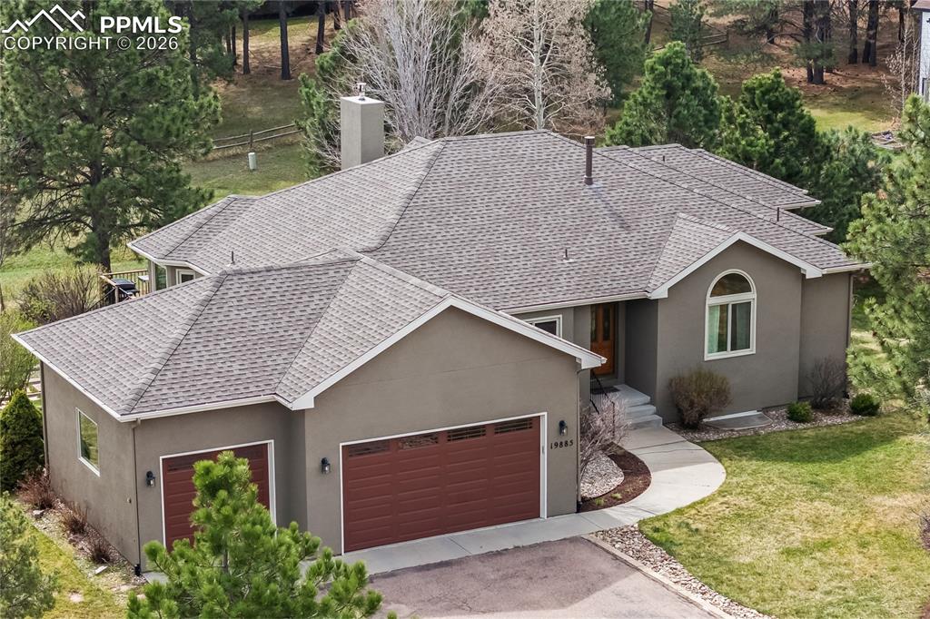 Image 4 of 50: Front of Structure