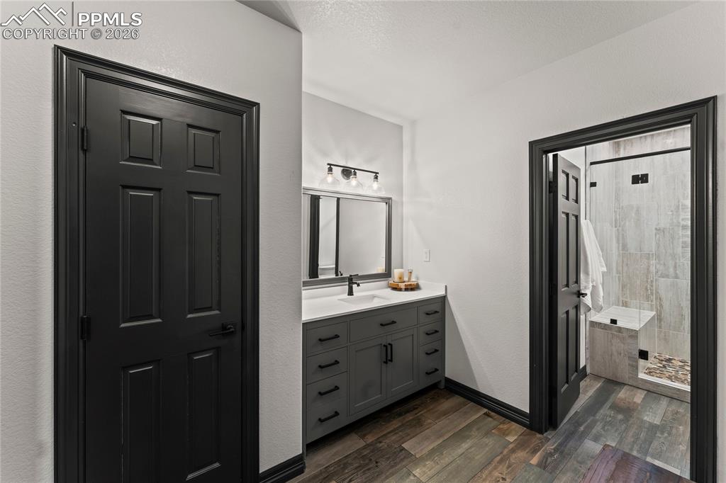 Image 41 of 50: Bathroom