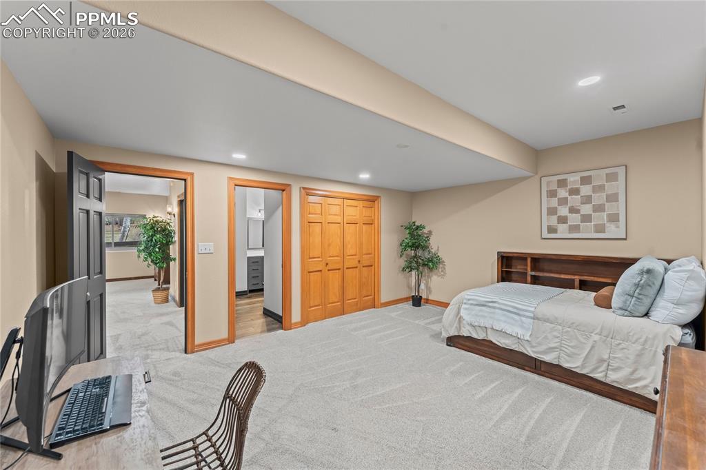 Image 44 of 50: Bedroom