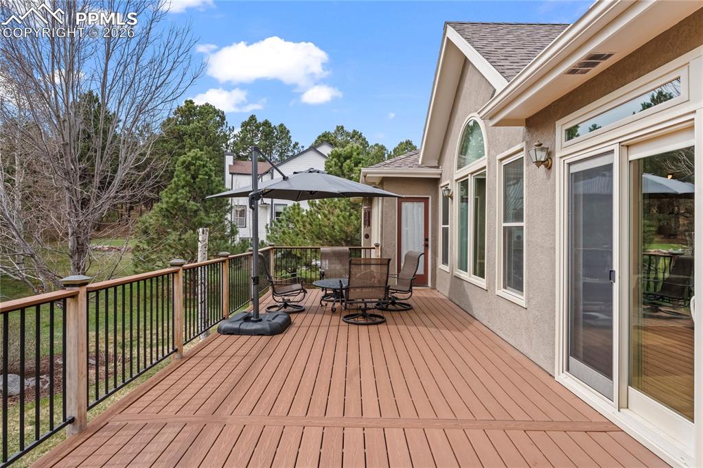 Image 46 of 50: Deck