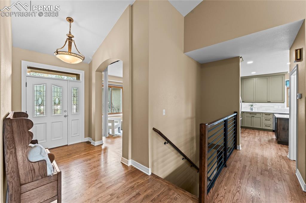 Image 7 of 50: Entry