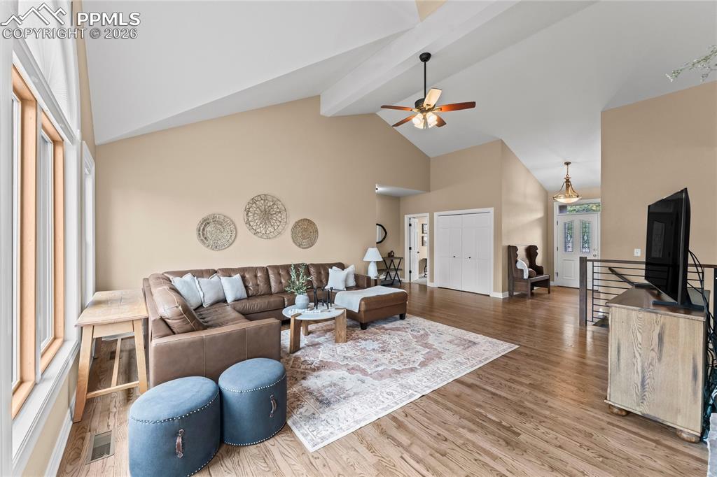 Image 9 of 50: Living Room