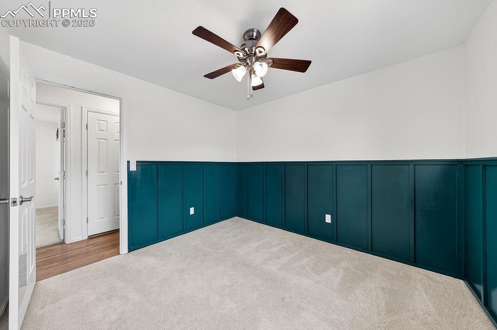 Image 30 of 50: Bedroom