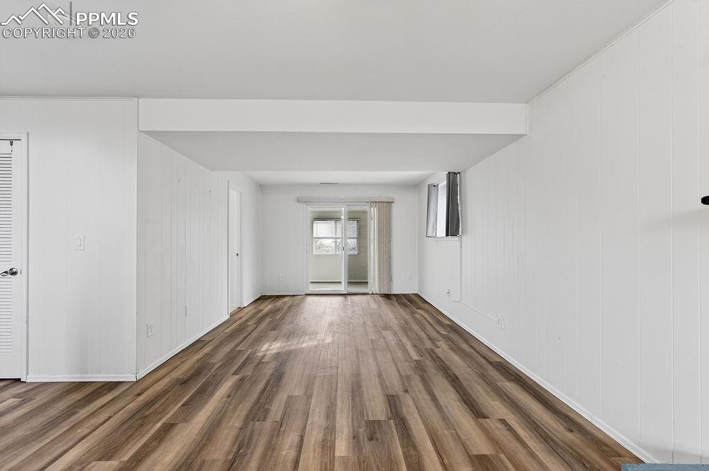 Image 37 of 50: Family Room