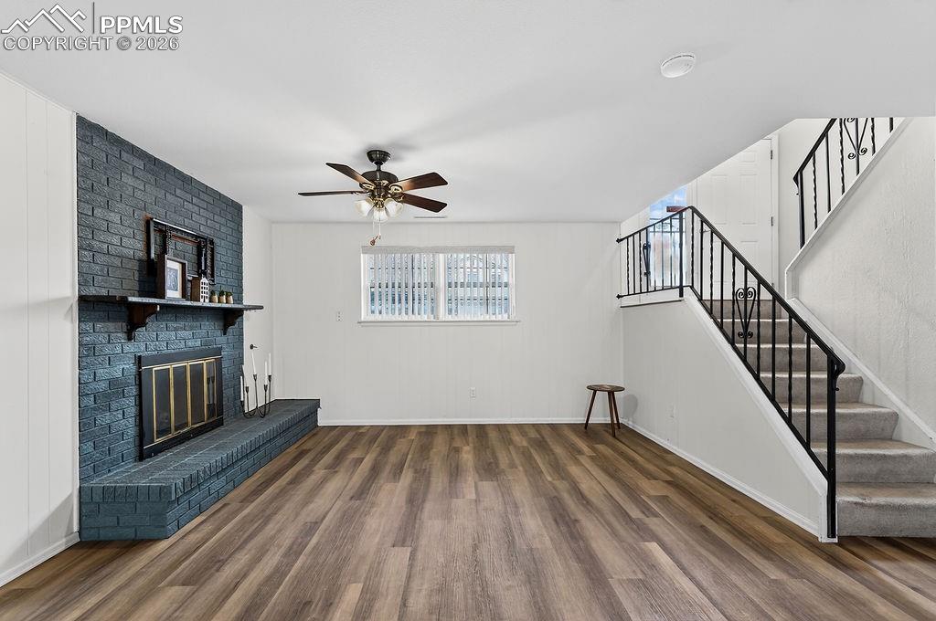 Image 39 of 50: Family Room