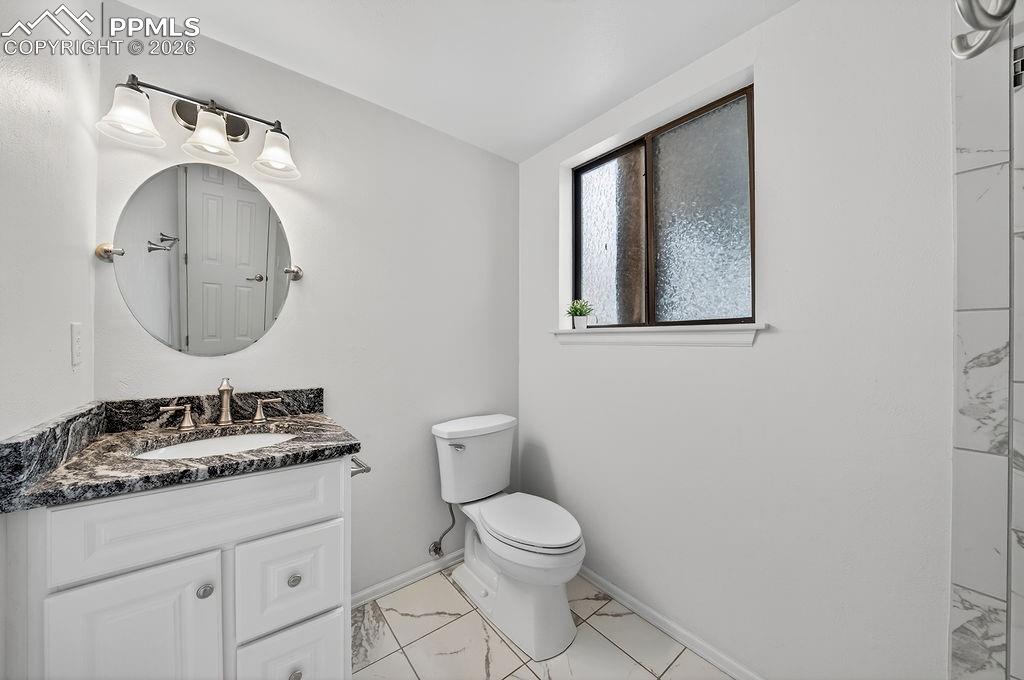 Image 40 of 50: Bathroom