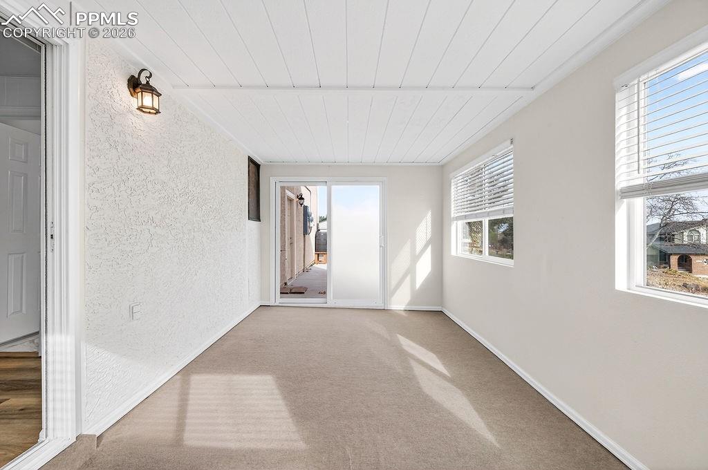 Image 43 of 50: Sun Room