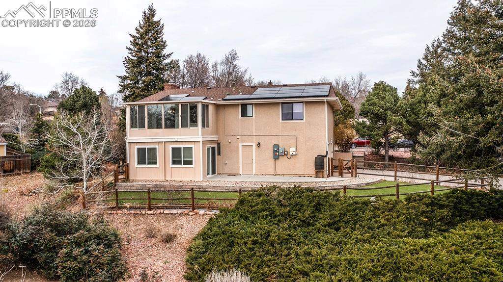 Image 5 of 50: Back of Structure