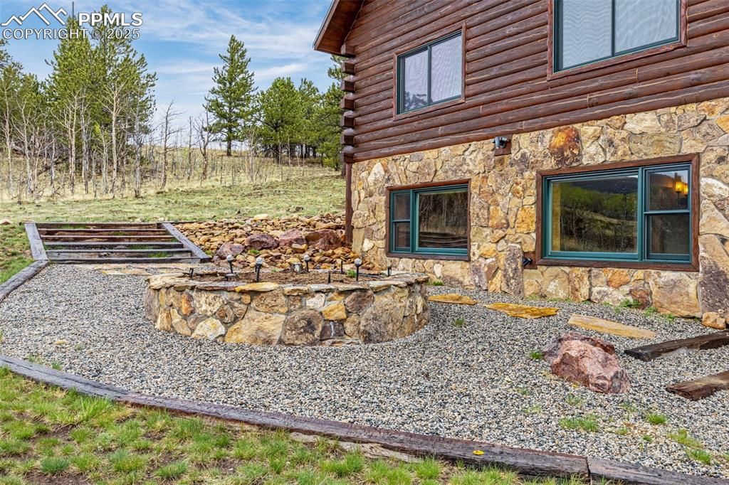 Image 4 of 45: View of yard