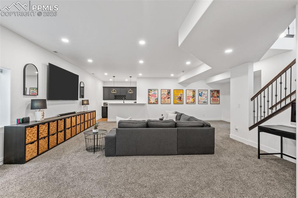 Image 31 of 50: Living Room