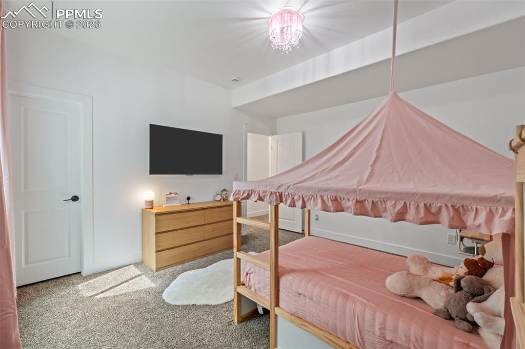 Image 38 of 50: Bedroom