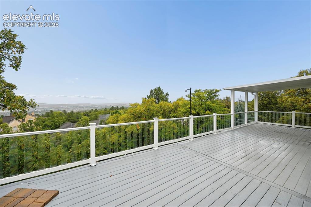 Image 41 of 45: Upper deck,  overlooking the city 