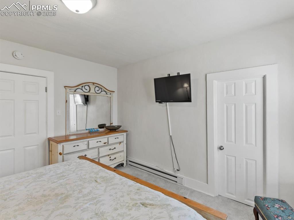 Image 21 of 25: Bedroom 1 