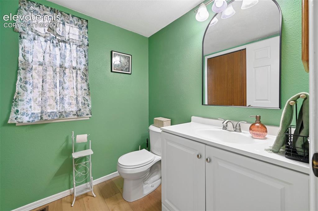 Image 16 of 43: Bathroom