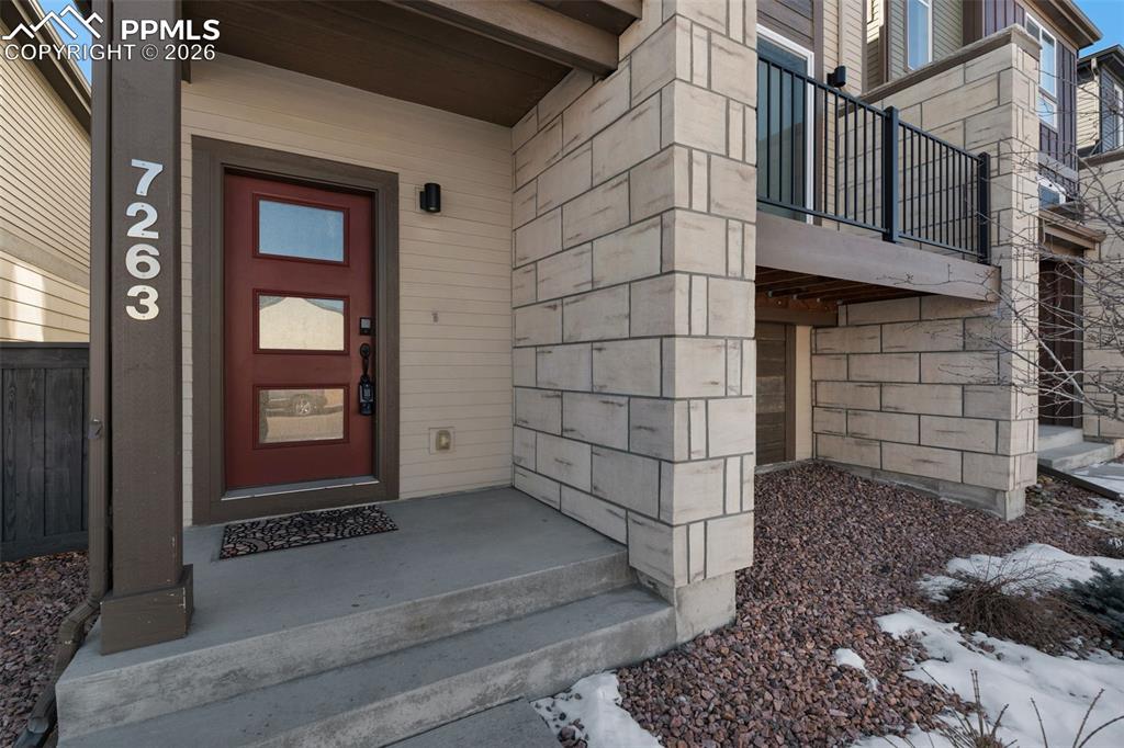 Image 4 of 38: Entry