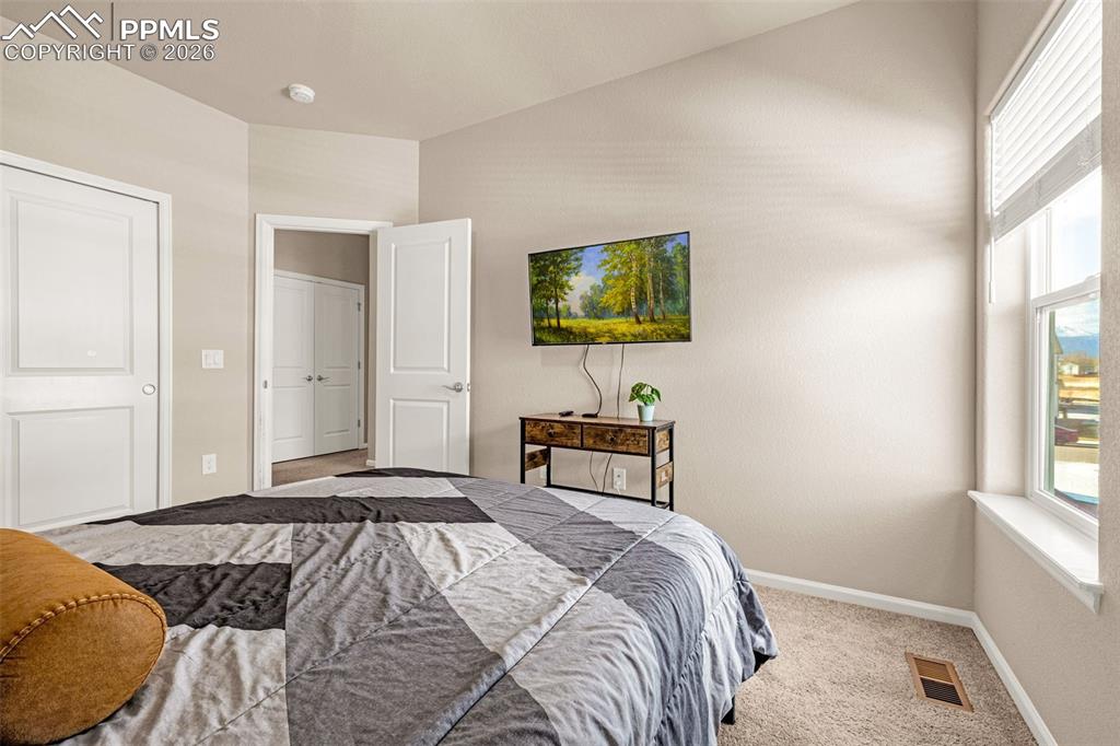 Image 24 of 37: Bedroom