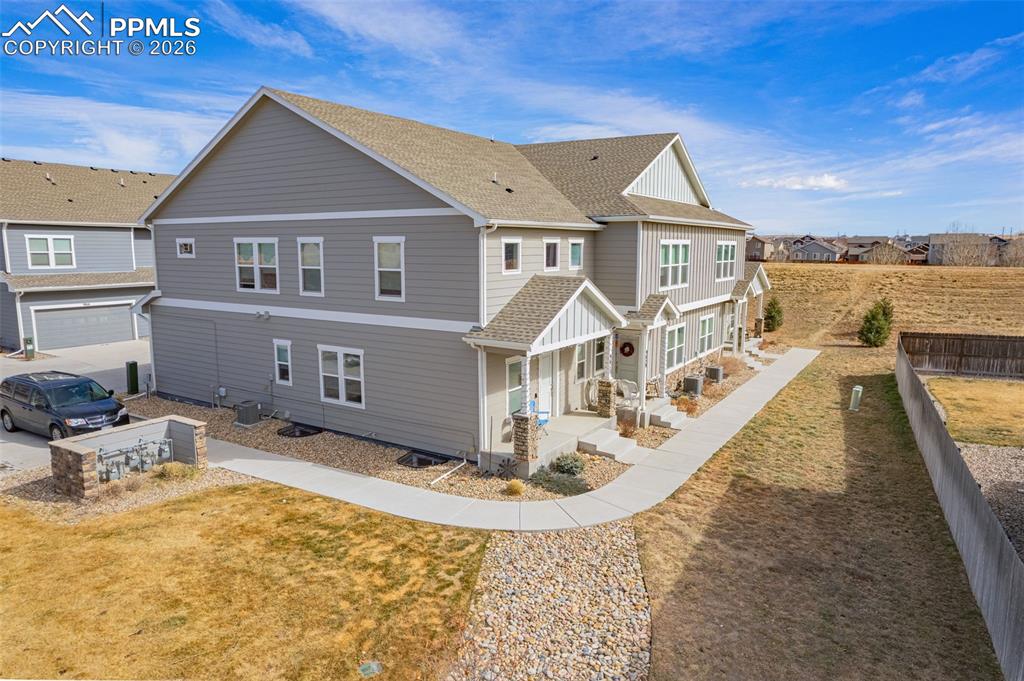 Image 32 of 37: Back of Structure