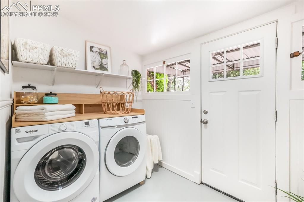 Image 34 of 50: Laundry