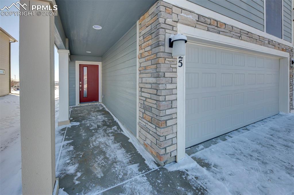 Image 2 of 19: *photos of previously built home of same floor plan*