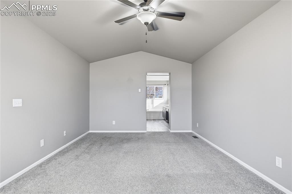 Image 31 of 42: Bedroom