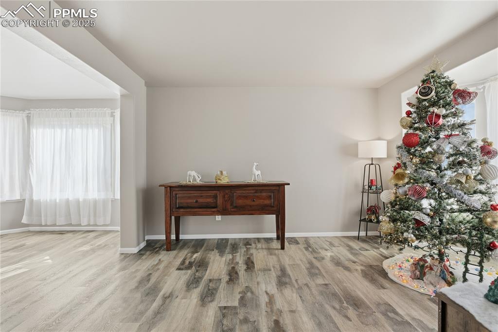 Image 5 of 42: Sitting Room