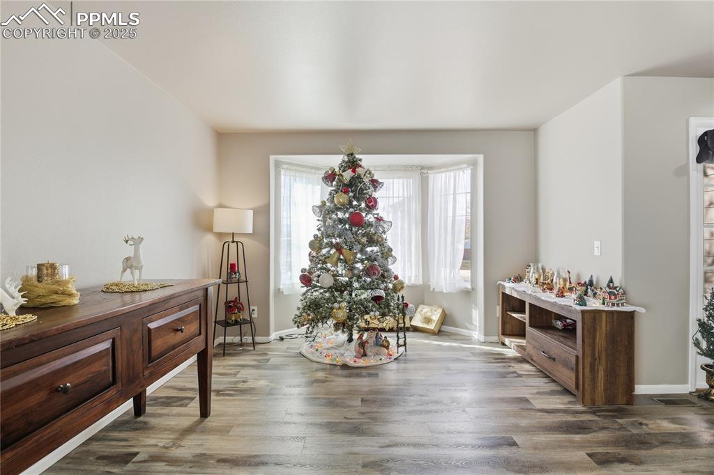 Image 6 of 42: Sitting Room