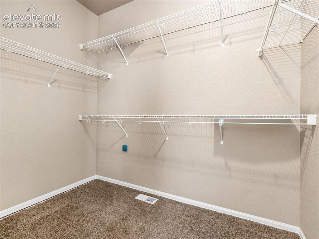 Image 14 of 24: Customizable wire shelving system