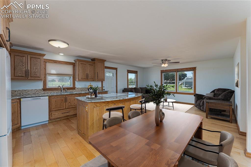 Image 3 of 42: Virtually Staged