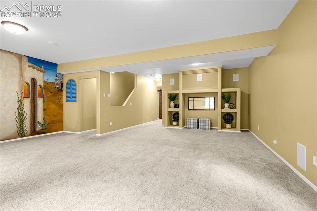 Image 25 of 43: Family Room