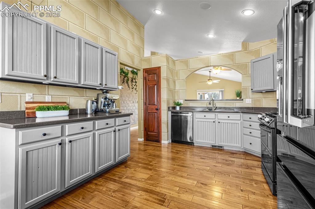 Image 7 of 43: Kitchen
