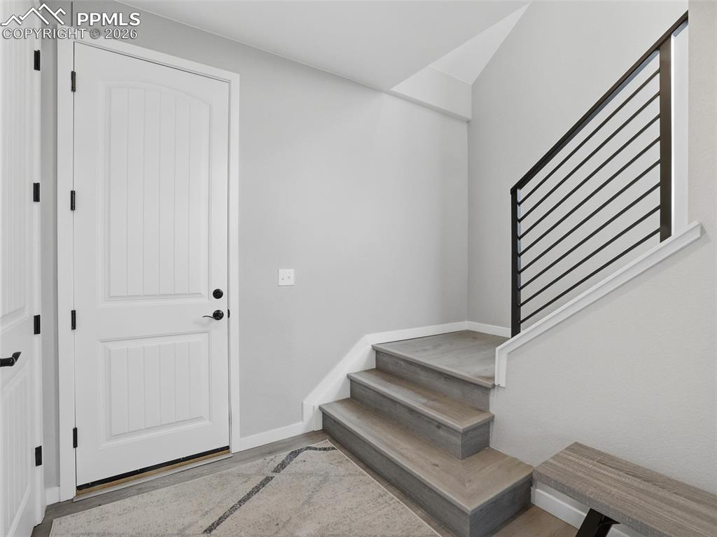 Image 4 of 33: Entry