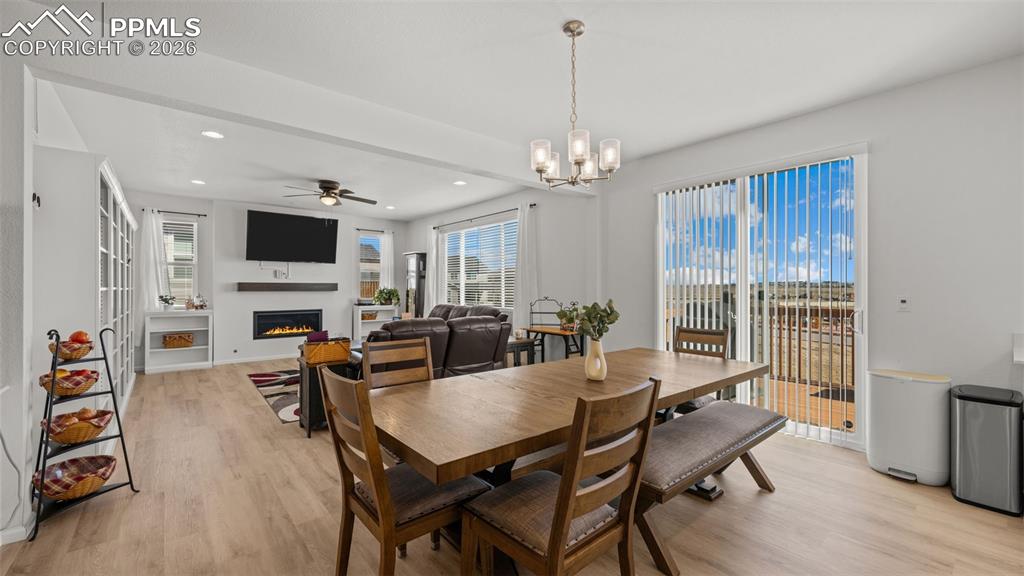 Image 10 of 46: Dining Area