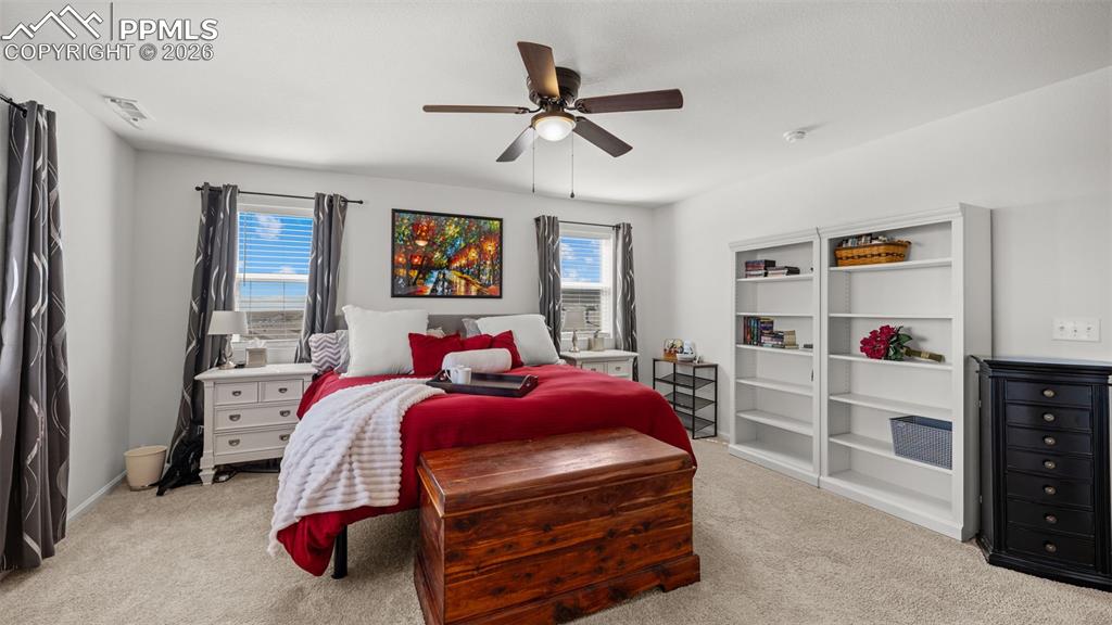 Image 18 of 46: Bedroom