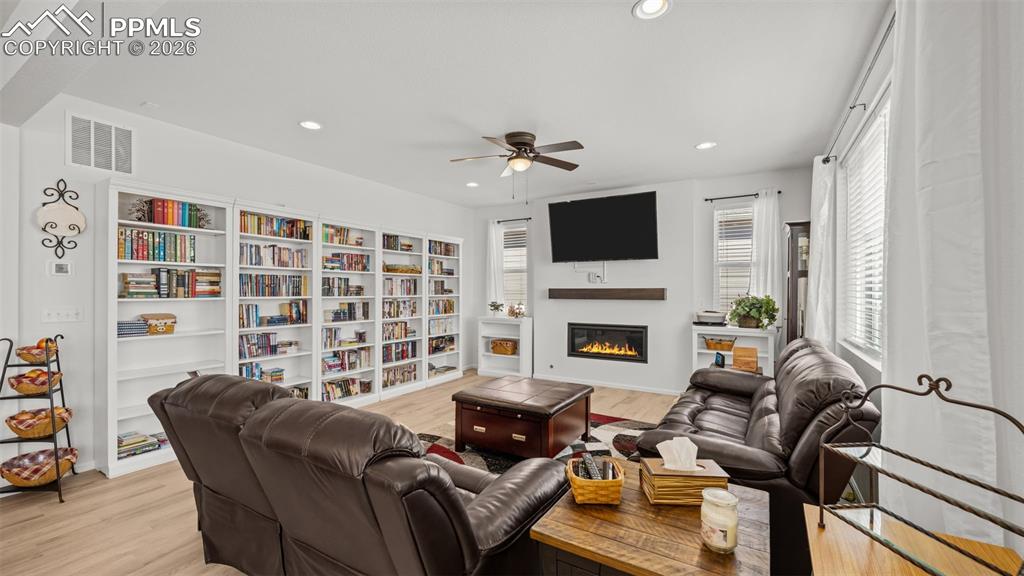 Image 7 of 46: Living Room