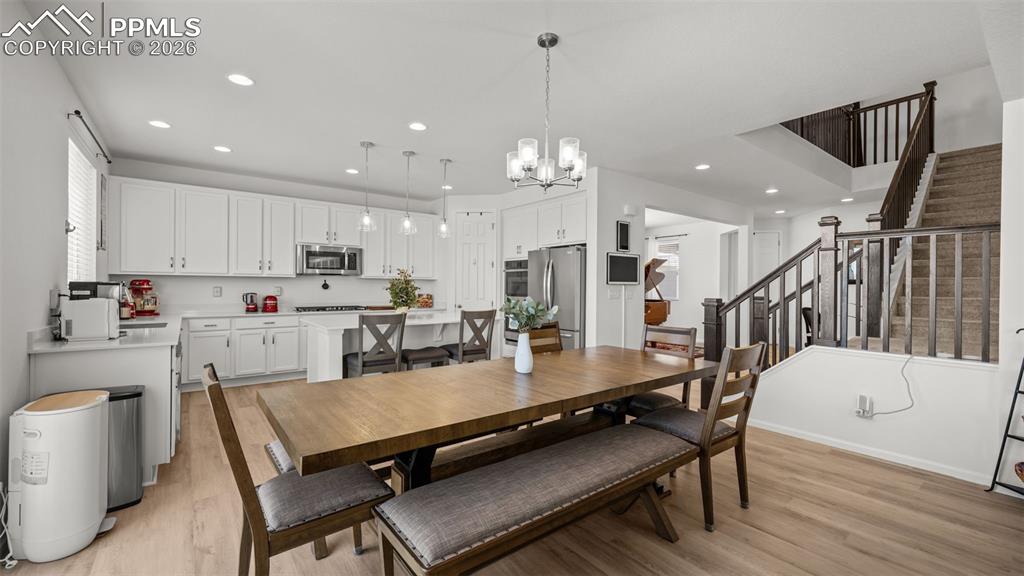 Image 9 of 46: Dining Area