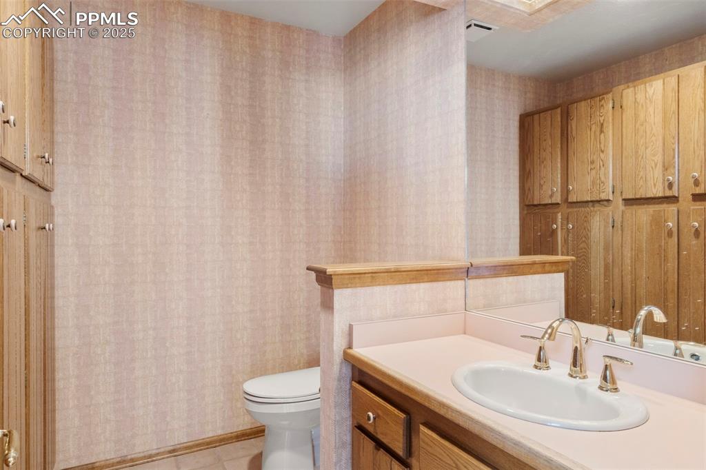 Image 25 of 48: No Description Available